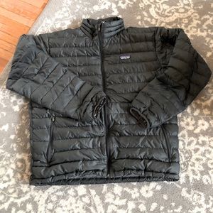 Men’s Patagonia puffy jacket